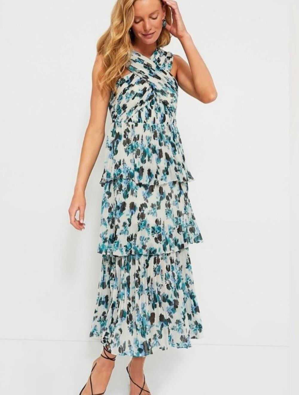 Tuckernuck NWT blue bluebell Gwen dress tiered maxi size M